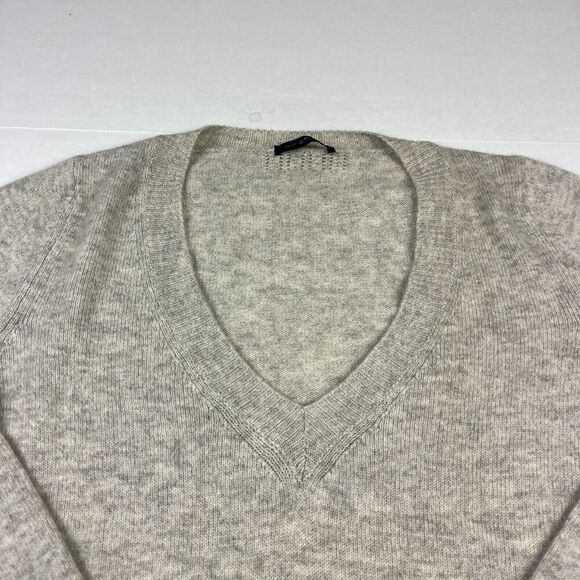 BP Studio Womens Cashmere V-Neck Sweater Gray Long Short Sleeve Pullover S/M - Picture 3 of 11